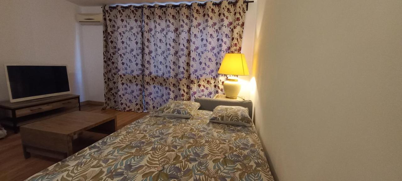 לה סיין סור-מר Loft Climatise "La Pinede", 50 M2, Tres Calme, 5 Mn A Pied Des Plages, Lit King Size מראה חיצוני תמונה